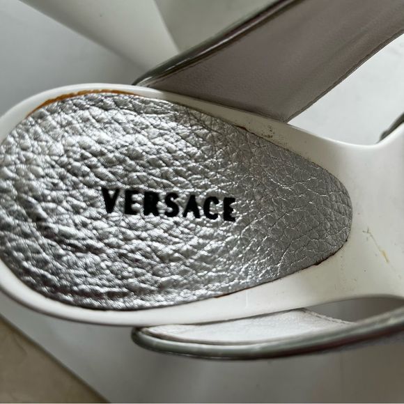 Gianni Versace Silver Leather White Slide Heels Italy 37 1/2 (US 7 1/2) EUC. - Picture 8 of 8